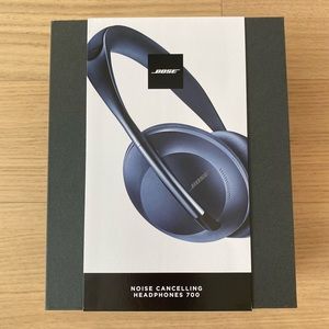 Bose noise Cancelling Headphones 700